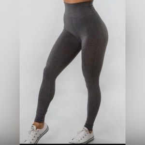 Buffbunny Goddess Seamless Compression Booty Leggings Light Gray Small EUC